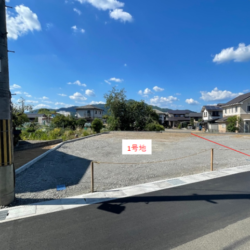 福知山市字前田 1号地【約106.08坪】広々とした閑静な住宅街にある土地！★建築条件無