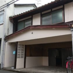 福知山市内記 店舗付き借家！ 駐車場も3台停めれます！